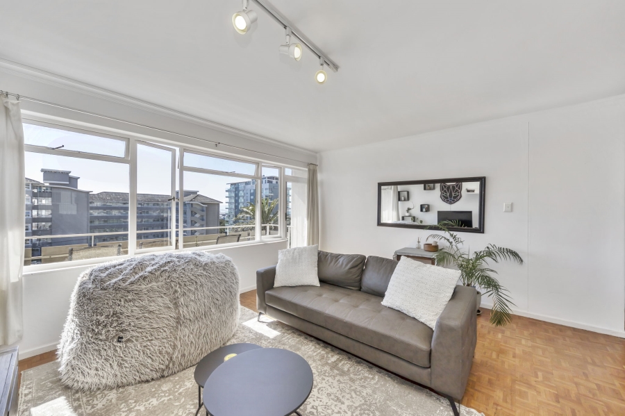 To Let 2 Bedroom Property for Rent in Green Point Western Cape